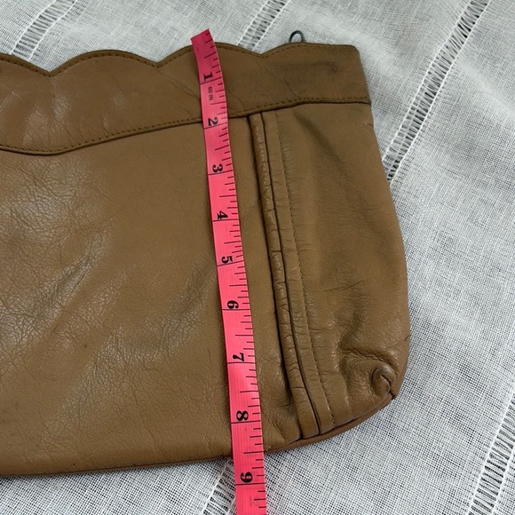 New Fashion Collection Vintage Leather Clutch with Scalloped Edge - Picture 9 of 10